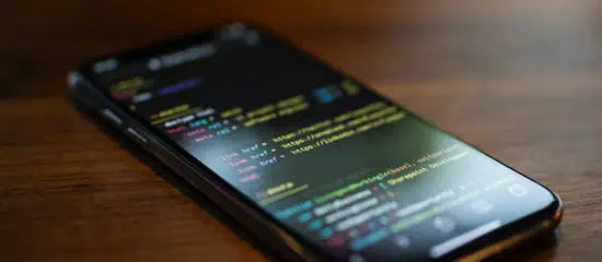 GSM Codes wie *#21# oder *#62# geben keine Auskunft ob das Smartphone abgehört wird.